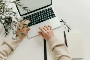 دكتور نفسي اونلاين - احصل على استشارة متخصصة لعلاج اضطرابات القلق ، الاكتئاب ومختلف المشاكل النفسية بخصوصية تامة.